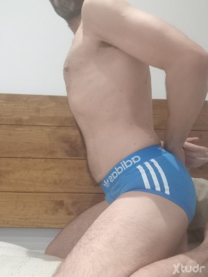 Xtudr - pascentro: I'm an uncle with a submissive side, but not a slave. Available for public and/or private use for fun.
I have many kinks ...
