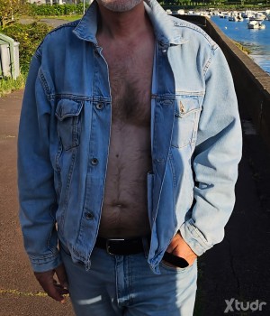 Xtudr - malcom: Submissive 52, for mature dominant men.