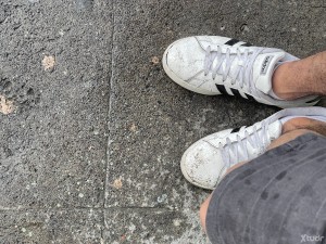 Xtudr - Josshh90: Hey, solo un chico buscando satisfacer sus fetiches un rato :) 
Sneakers, calcetines y pies 
