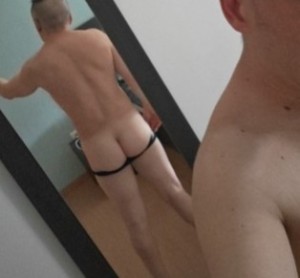 Xtudr - Bisex1981: Busco hombre mayor que yo ,me gusta rol padre e hijo ,mamar pezón ,que me coman el culo ,morreos ,y un buen misonero