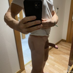 Xtudr - Dani93: Busco a alguien que me rompa el culito y si me lo abre bien será un placeeeeeer