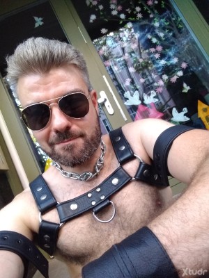 Xtudr - DOMclaudius_XL: AMO italiano. Viajero incansable, culto, refinado. Activo, dominante, exigente… y sí, un poco narcisista (pero con m...