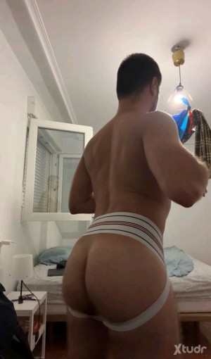 Xtudr - Esclavos_: Somos dos sumisos buscando amo con sitio. Nos gustan lapos, meos, tortazos, castidad, humillación y que nos follen bien e...