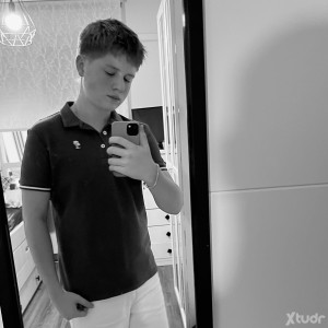 Xtudr - daani_mneez:  Quiero a alguien maduro mayor q me dé el placer que tanto necesito 