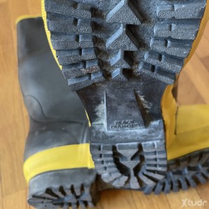 Xtudr - Doit2025: I'm looking for pervy very hairy men. Uniforms and boots +++