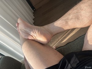 Xtudr - Tomassc: Full versa, hung, into one-on-one, couples or groups.