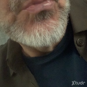 Xtudr - French: What are you looking for today? Some good nipples, a submissive man.