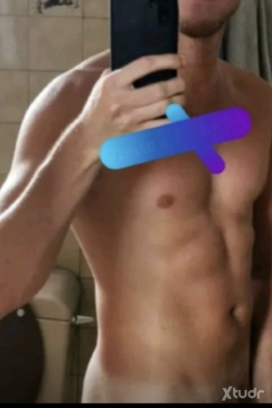 Xtudr - Rubiomad: Stay and have a good time. Place and they moved me. Quite handsome they say ;)
Sweatpants guys, Arabs, bad boys... a plus
...