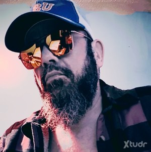 Xtudr - Lurker72: In an open marriage Puertorican, versatile lots of kinks , looking for fun buddies to explore with and have some distracti...