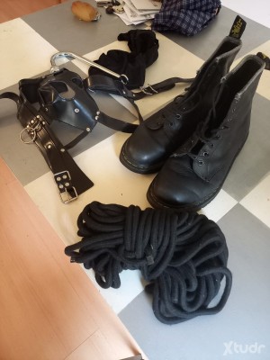 Xtudr - AMO-Bondage: Apasionado de las cuerdas. Busco sumiso para atar y disfrutar ðe su cuerpo. Solo rollos esporadicos