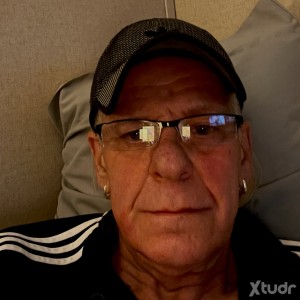 Xtudr - jazzyjai: No translation needed as the input is already in English. The text remains: Easy going, fun, honest. I enjoy the car indus...