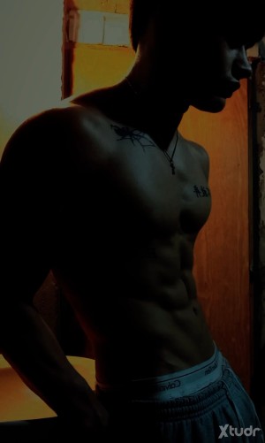 Xtudr - Daniel10: I'm new around here, I want you to teach me and explain what things this little world has.