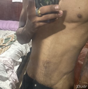 Xtudr - secreto: I'm top, what do you offer to take my cock in your mouth ? 😈 I can come wherever…
