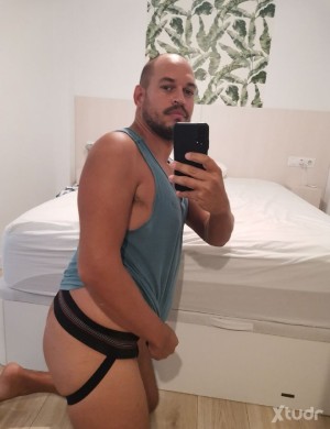 Xtudr - Malag1980: busco hombre dominante para algo más que un polvo. Abierto a muchas cosas. mejor lo hablamos en privado 