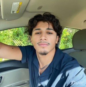 Xtudr - mark_23: I like piss, send kinky shit lol 