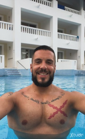 Xtudr - Cigarsmiguel: Severe dominant man looking to expand my list of submissives and share them alone or in an orgy with a theme.