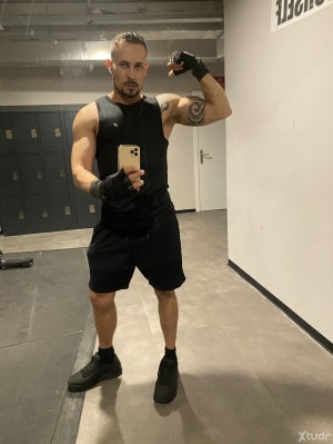 Xtudr - HOTVERSATILXL: I'm versatile, I like masculine guys and that they be versatile or top.
