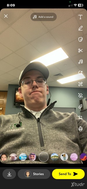 Xtudr - FrontPorchFun: Young and looking to hookup. Come over late and give me a good sucking.