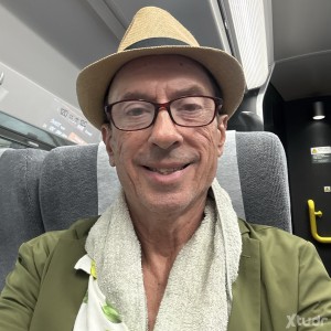 Xtudr - sunbuns99: A professional who is now semi-retired, loves nature, camping, outdoorsy activities without sports competitions.