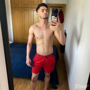 Xtudr - Miab1010: I'm looking for a bitch who gives tribute, who wants to be humiliated.