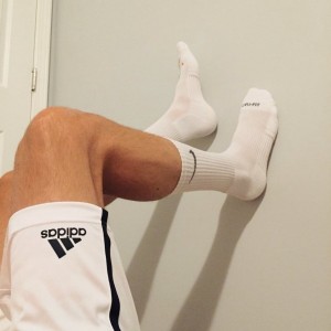 Xtudr - amo_DOM: Dominant man, get at my feet to serve me, slut.