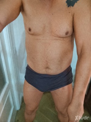 Xtudr - chico_10actv: Conocer gente mas joven, yo mas activo, me van los tíos  y  culos para jugar con ellos.
180 cm, 77 kg 