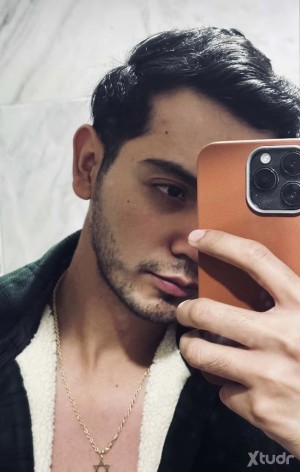 Xtudr - Adrian9: Soy celoso y posesivo con lo que me gusta soy un hombre muy activo ,  mg ser dominante 