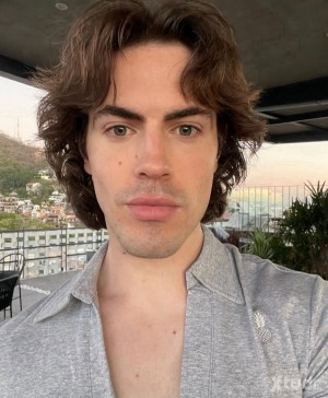 Xtudr - Kevinrenaud07: Hello everyone I’m Kevin here single gay and up for finding a man to build good life together with. I like music, coo...