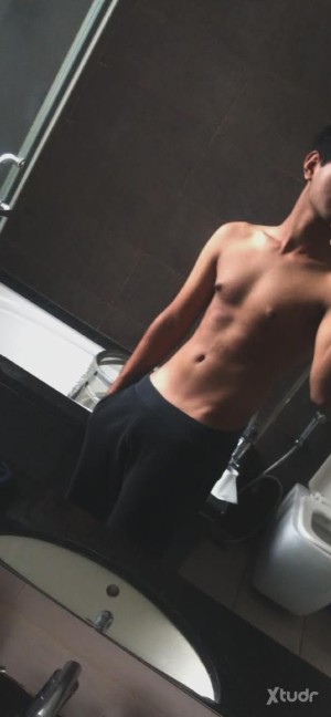 Xtudr - alexis34: Sexo rico por dinero con más de 18 cm