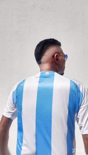 Xtudr - AlbertoFerrer96:  Soy Fetichista extremo de pies y olores corporales de 29 años.  Me excita el sudor, axilas, pies después del depor...