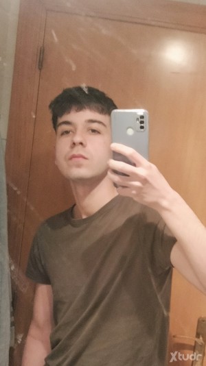 Xtudr - Esclavo_bcn: Busco dueño para ser su esclavo🔥. En cuanto encuentre uno serio me borro la app