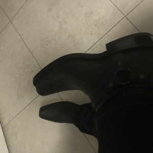 Xtudr - Vakerodf: A submissive is being sought, who likes to lick boots and dick, who knows his place in life and wants to be at the service...