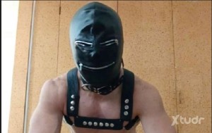 Xtudr - Sumiso4444: Esclavo que disfruta el sometimento de un Amo. Castidad  forzada. Cadenas y cuerdas. Humillaciones publicas. Siempre apr...