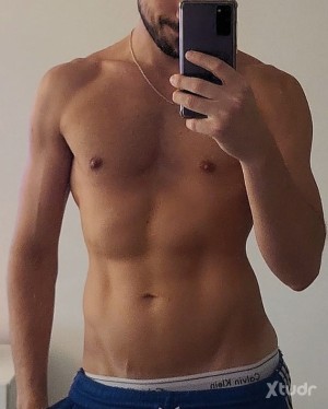 Xtudr - rabbit-r: Soy superior, no tengo dudas de eso. Soy superior y busco inferiores que me simplifiquen la vida, que se arrastren para lo...