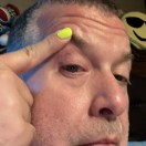 Xtudr - h93v7xwv: Un hombre blanco ...