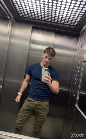 Xtudr - jesse4:  Just being me I love to travel and distance is not a problem really fun and love cooking and making new friends 