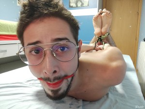 Xtudr - PiesQuesudos: I'm GUILLEM, I live in Barcelona, I like FEET, TICKLING and BONDAGE.
I'm looking for hookups to be TIED, GAGGED and re...