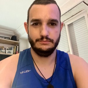 Xtudr - cerdeomad: En Madrid.  Pasivo 10000% sumiso, complaciente, muy puta y muy muy cerdo.🐽 Me flipan los lapos, especialmente en la boca;...