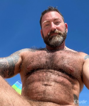 Xtudr - MachoGrandeDominante: Macho, peludo, militar en base de Torrejón. Busco sumiso obediente que haga lo que yo le diga y me de placer s...