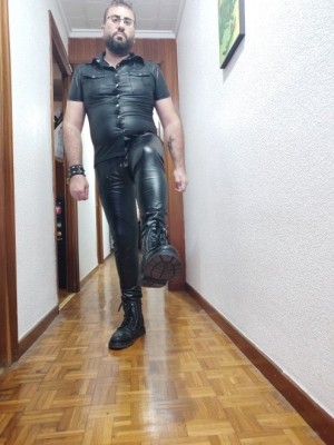 Xtudr - Carso: Normal guy with his concerns and eager to learn, don't bother contacting me if there's no face photo.