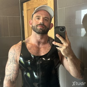 Xtudr - HazzaHazza: I offer full body massages and happy ending. Book an appointment today to get your full fantasy experience 