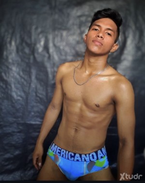 Xtudr - HotAsianBoy: Looking for everything love has to offer ❤️