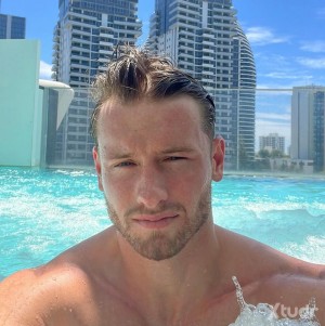Xtudr - Lachlan644000: I'm Lachlan. I'm a loyal, easygoing, affectionate guy who believes in real connection over endless chatting. I'm at t...