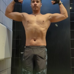 Xtudr - Aldebaran: Getting into the bdsm world and wanting to have a good Dominant man to train me.
