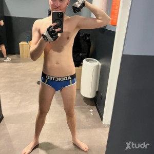 Xtudr - Hadrian1505: I always want to fuck hot without a condom with a crowd of athletic, muscular men.