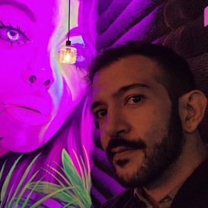 Xtudr - ChrisD: A veces muy puto, a veces muy cabrón, switch, me va lo guarro lo cerdo, los olores me prenden cabrón. 
Límites; Scat, dinero...