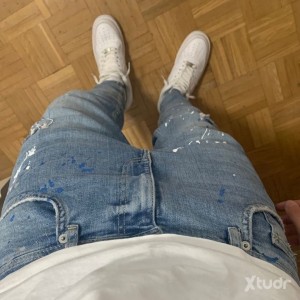 Xtudr - puto_lamepies: Esclavo lamepies, lamezapas. Amo el trampling y que se sienten en mi cara horas a ahogarme. No sex express. 
