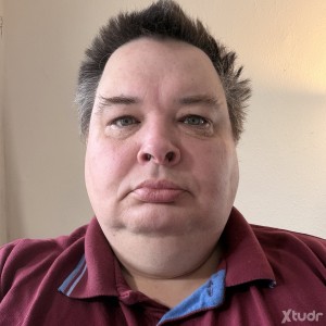 Xtudr - fat4yngslimtop: Fat bttm guy looking for obedient slim tops who are into toilet fetish, slavery, personal care giver. You will have ...