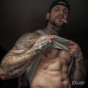 Xtudr - masterben56: Seguro, dominante y naturalmente dominante. Valoro la confianza, la honestidad, la comunicación y los límites claros. C...