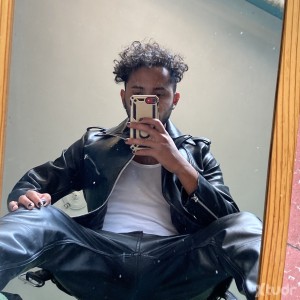 Xtudr - SubOrinoco: I'm looking for a dominant man.